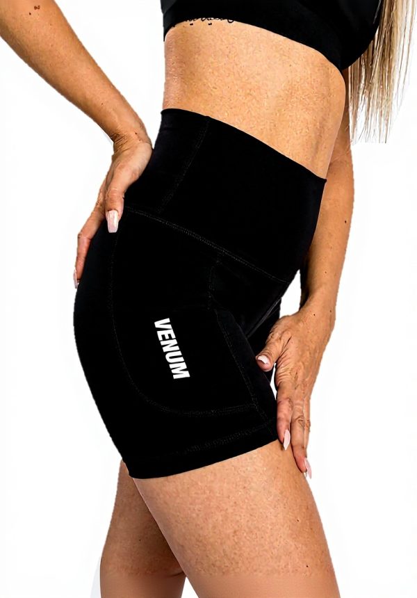 Pantaloncini sportivi donna Venum Essentials Biker nero