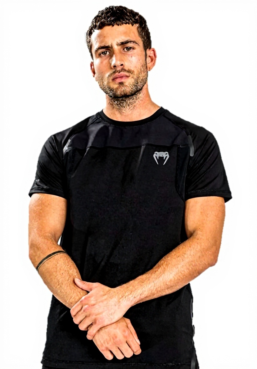 'VENUM G-Fit T-Shirt in Nero indossata durante un allenamento'
