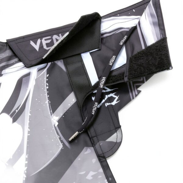 venum boxing gloves