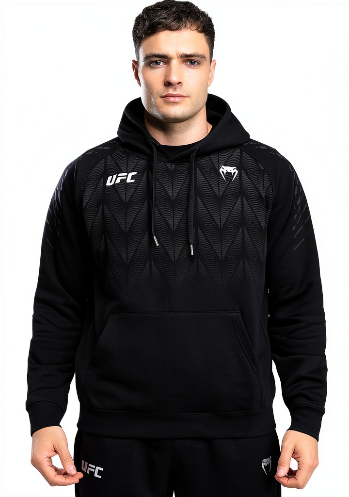 Felpa con cappuccio Venum Nero XL uomo con zip indossata su un tavolo di legno